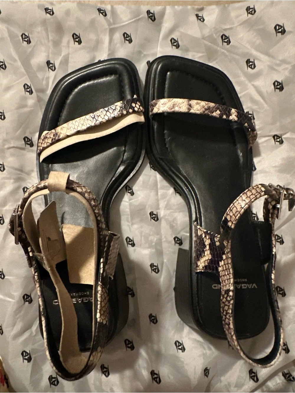 Vagabond Low Block Heel Sandals